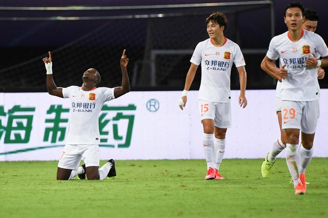 王哲林41+9上海胜天津 程帅澎18分浙江胜宁波